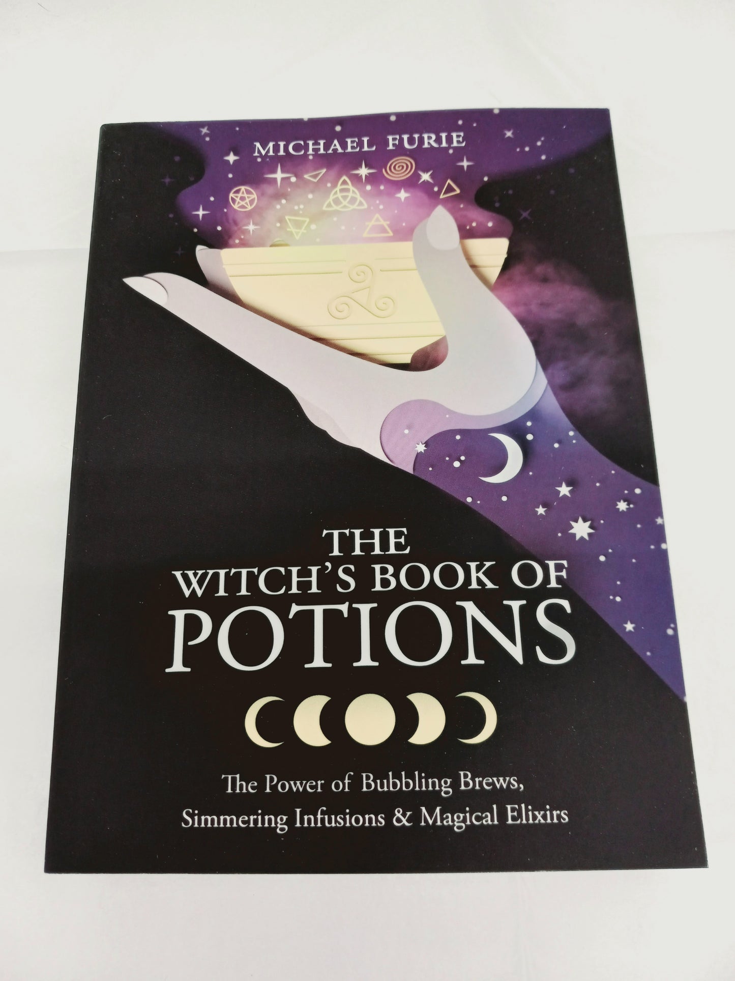 The Witch's Book of Potions - Book