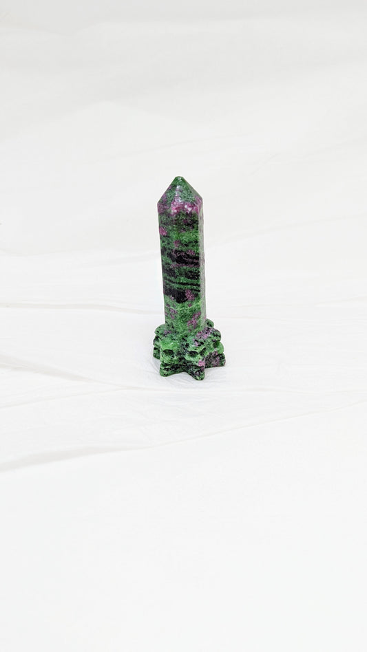 Skull Tower Carving - Ruby in Zoisite - 10 cm